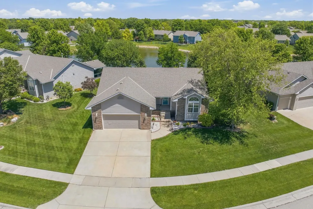 2326 N Covington Street Wichita KS 67205