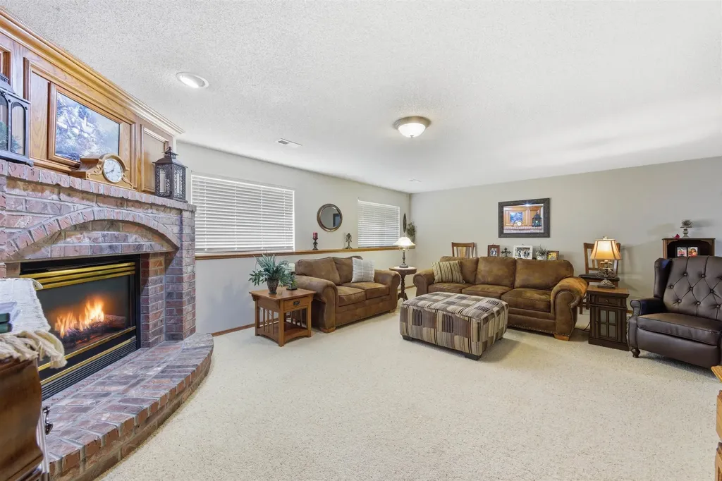 269 S Maple Dunes Court Wichita KS 67235