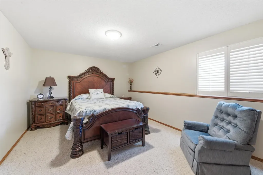 269 S Maple Dunes Court Wichita KS 67235