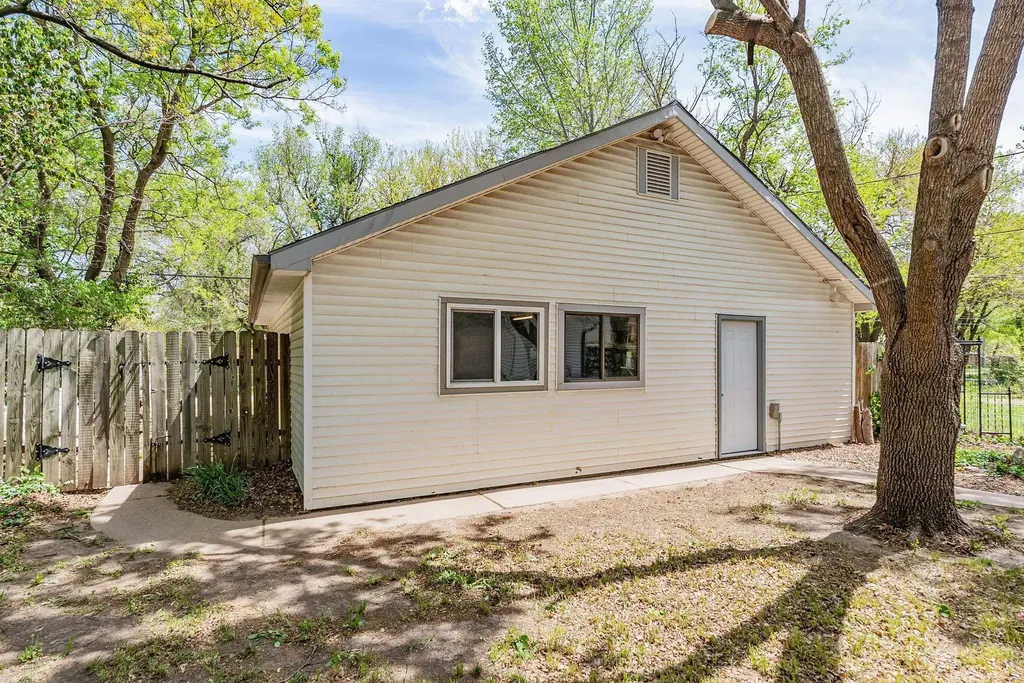 236 N Sedgwick Street Wichita KS 67203