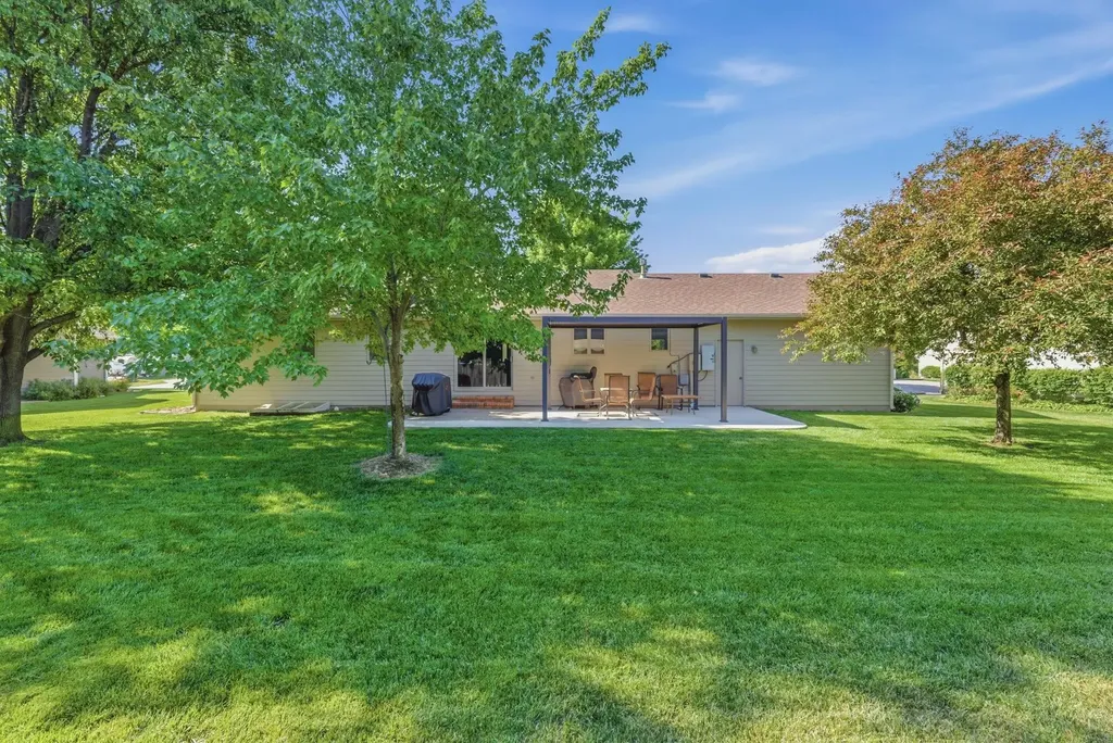 506 Wedgewood Court Hesston KS 67062