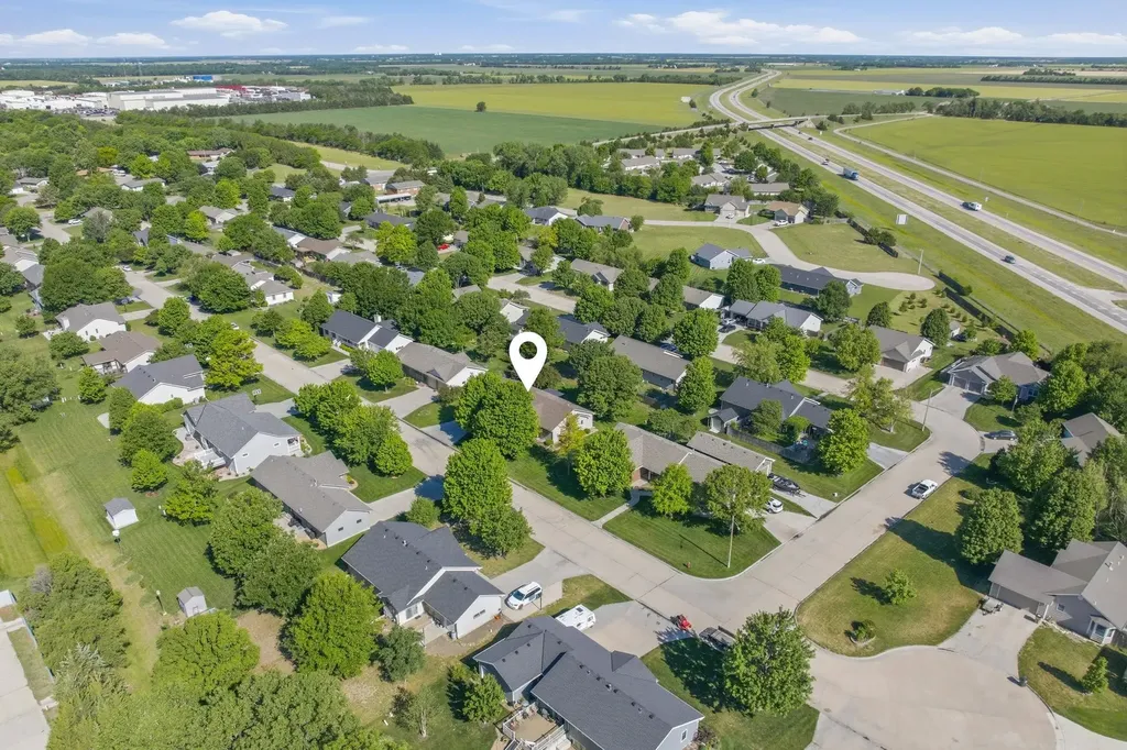 506 Wedgewood Court Hesston KS 67062
