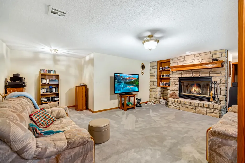 19447 SW Meadowlark Road Rose Hill KS 67133-8527