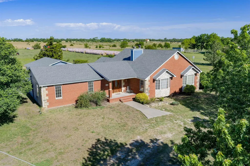 19447 SW Meadowlark Road Rose Hill KS 67133-8527