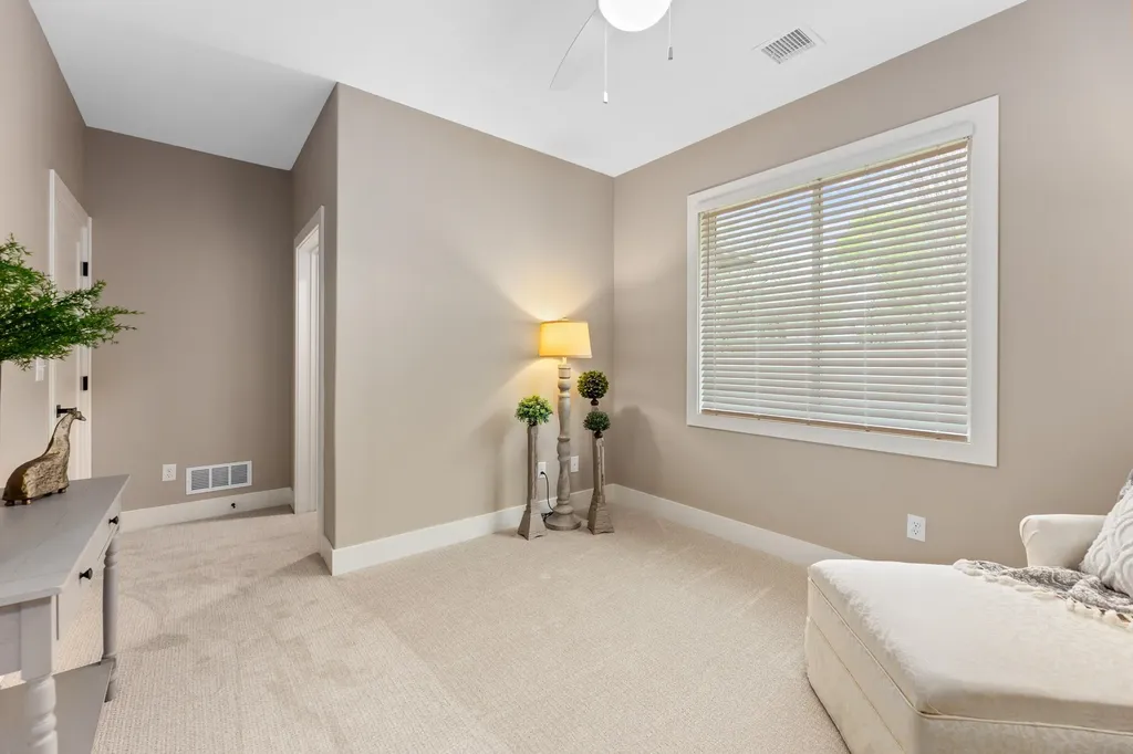846 N Thornton Street Wichita KS 67235
