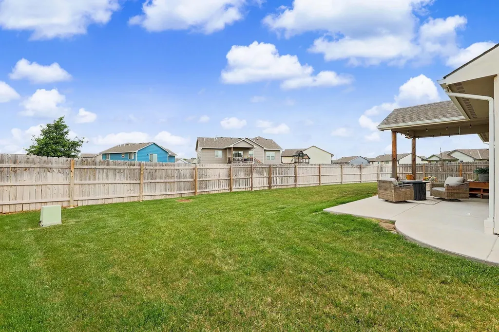 1617 N Thoroughbred Street Wichita KS 67235