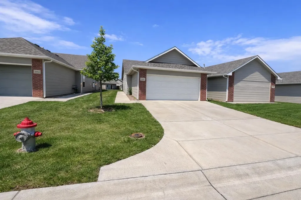 5424-5426 N Colburn Street Bel Aire KS 67220