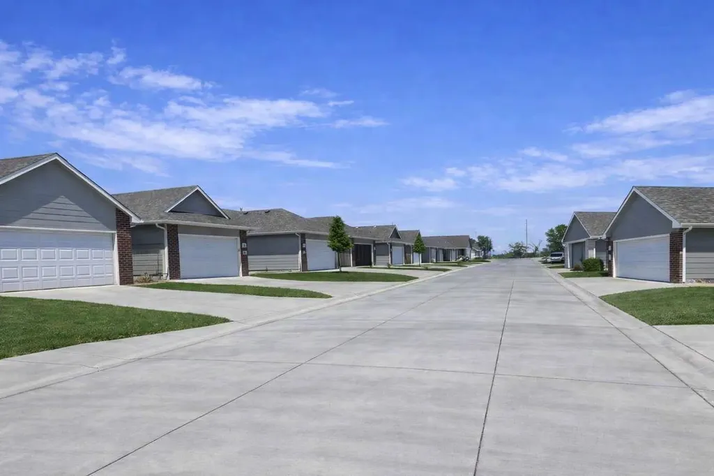 5424-5426 N Colburn Street Bel Aire KS 67220