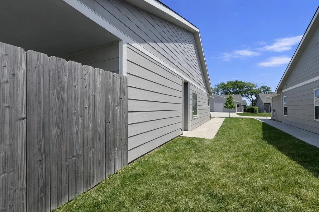 5418-5420 N Colburn Street Bel Aire KS 67220