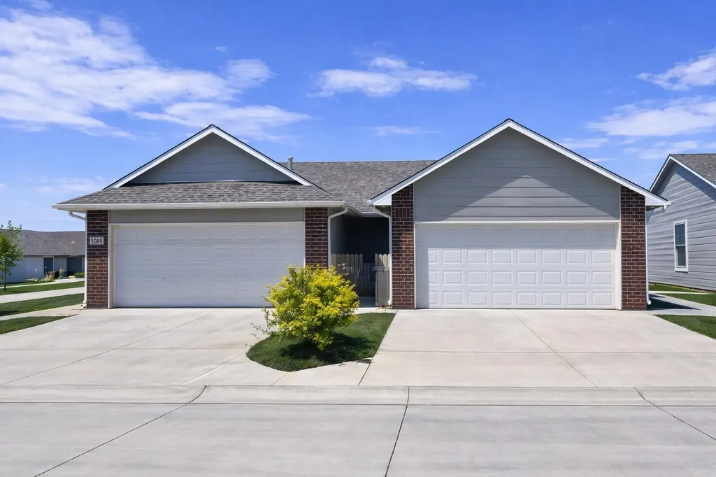 5412-5414 N Colburn Street Bel Aire KS 67220