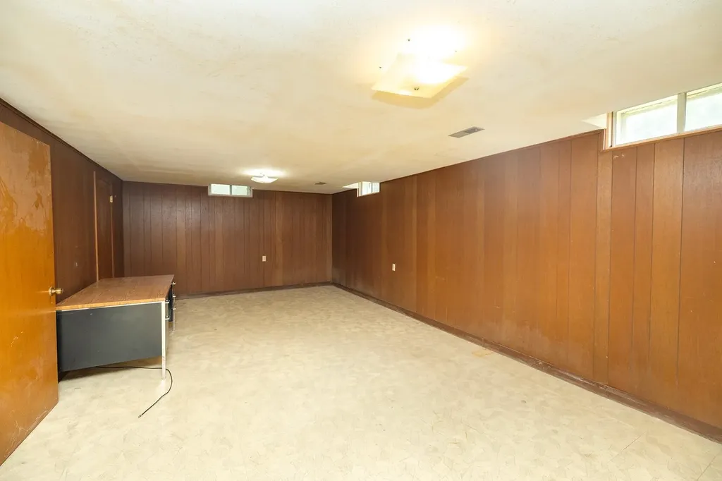 1933 S 127th Wichita KS 67207