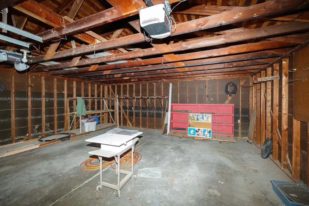 1933 S 127th Wichita KS 67207