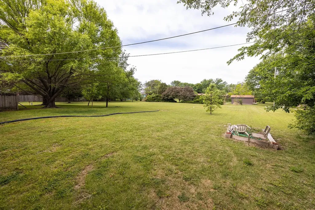 1933 S 127th Wichita KS 67207
