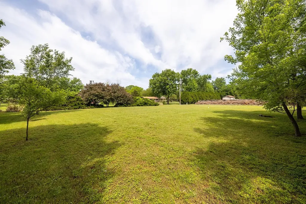 1933 S 127th Wichita KS 67207