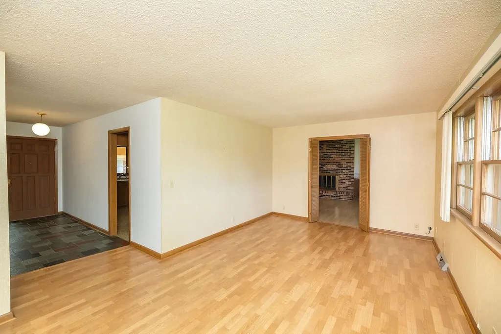 1933 S 127th Wichita KS 67207