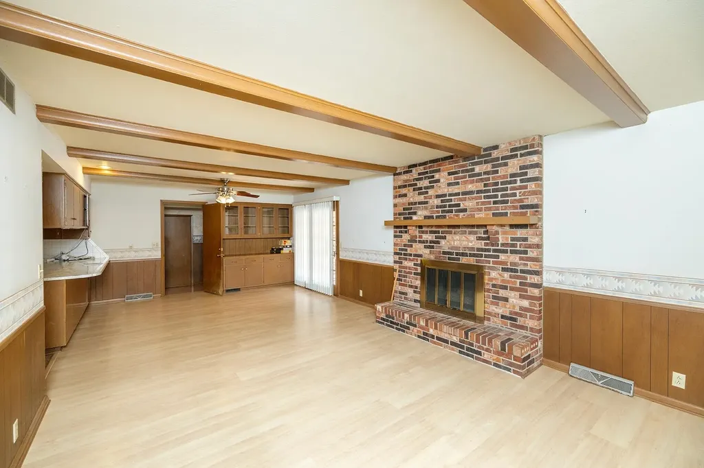 1933 S 127th Wichita KS 67207