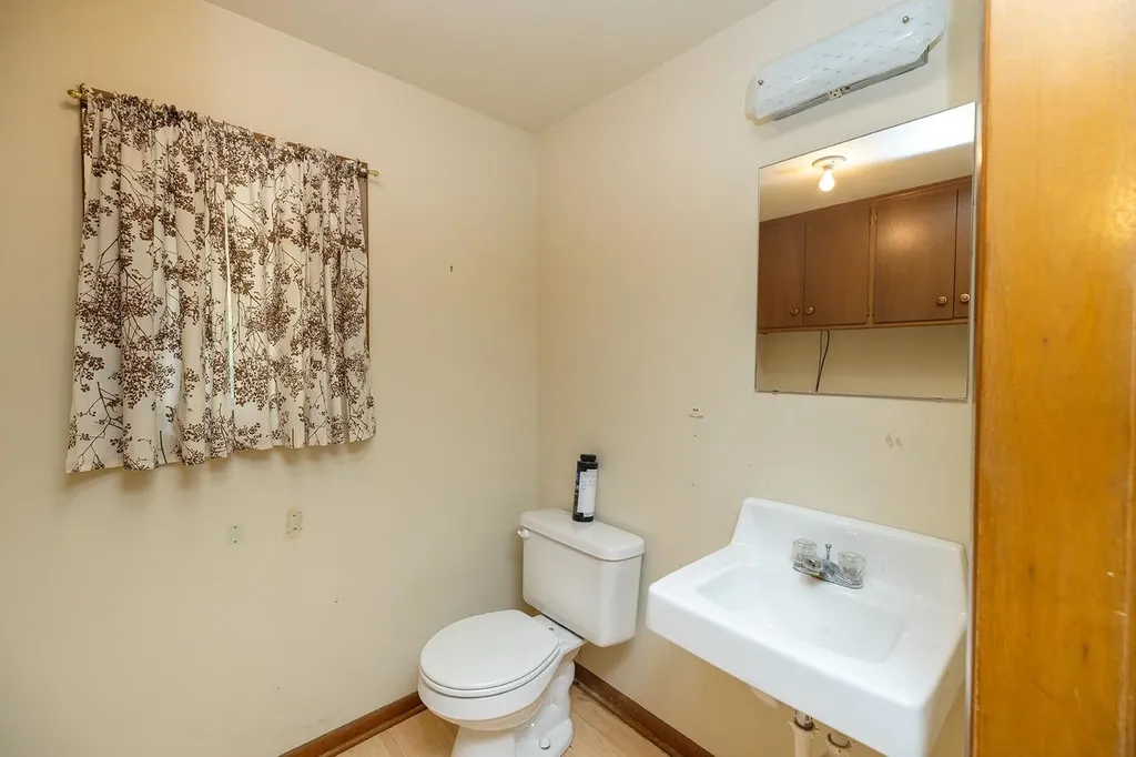1933 S 127th Wichita KS 67207