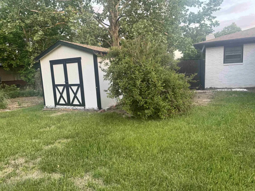 1300 S Fieldcrest Wichita KS 67209