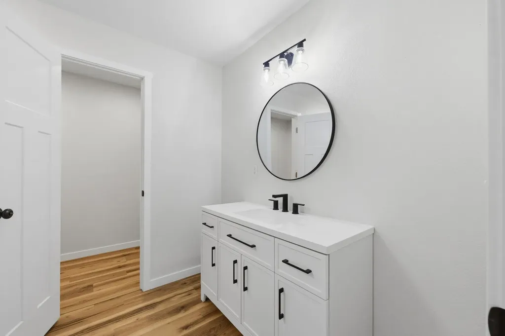 339 S Briarwood Street Norwich KS 67118