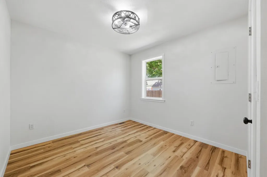339 S Briarwood Street Norwich KS 67118