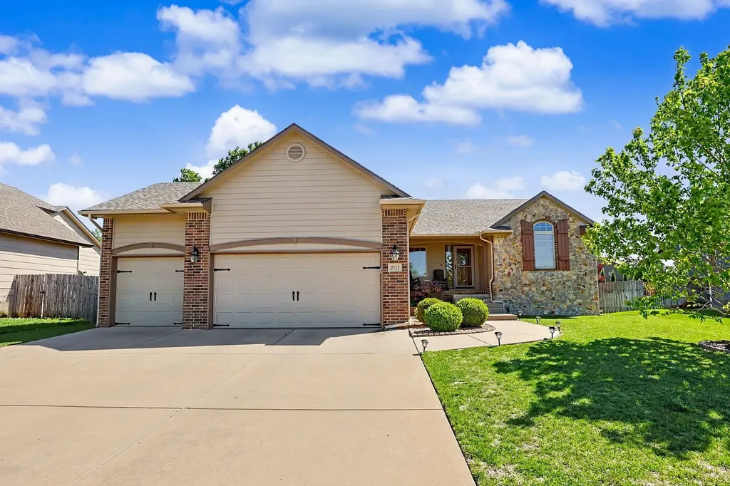 2113 N Walnut Creek Drive Derby KS 67037