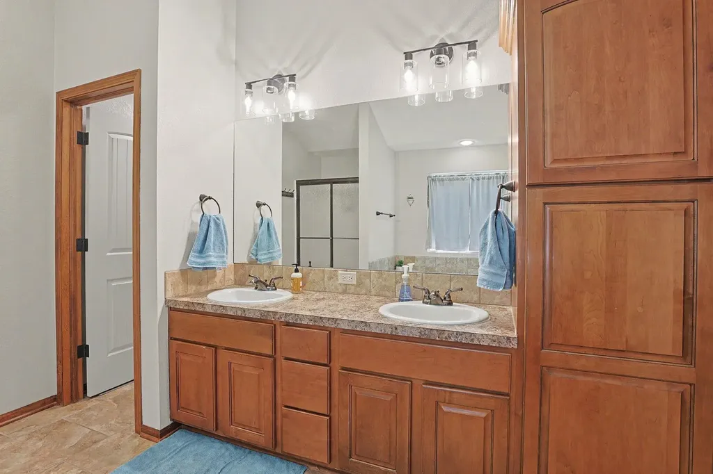 2113 N Walnut Creek Drive Derby KS 67037