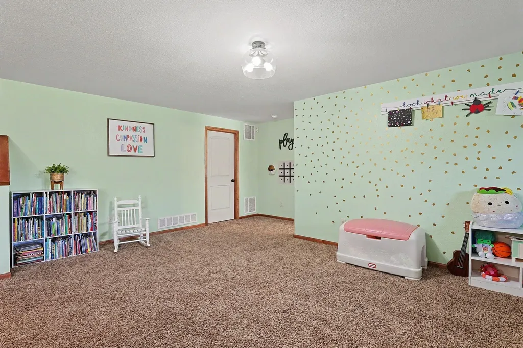 2113 N Walnut Creek Drive Derby KS 67037