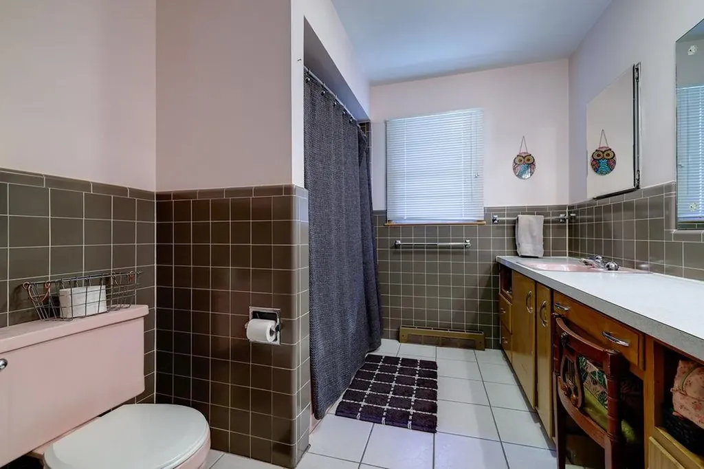 1810 E 13th Avenue Winfield KS 67156