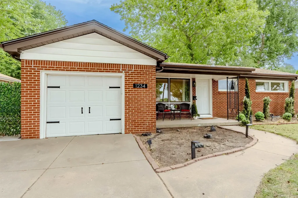 1234 N Buckner Street Derby KS 67037