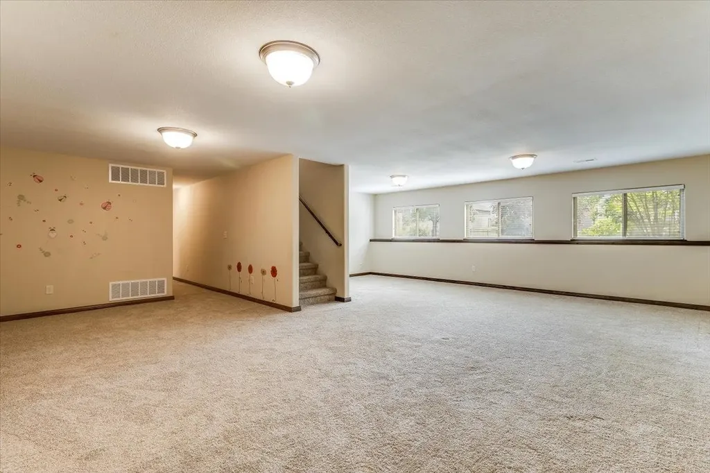 2726 N Woodridge Wichita KS 67226