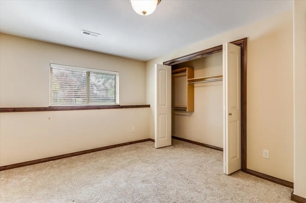2726 N Woodridge Wichita KS 67226