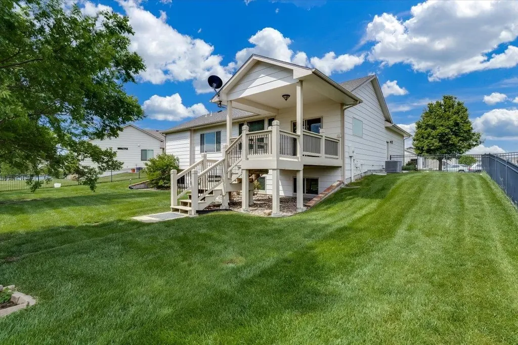 2726 N Woodridge Wichita KS 67226