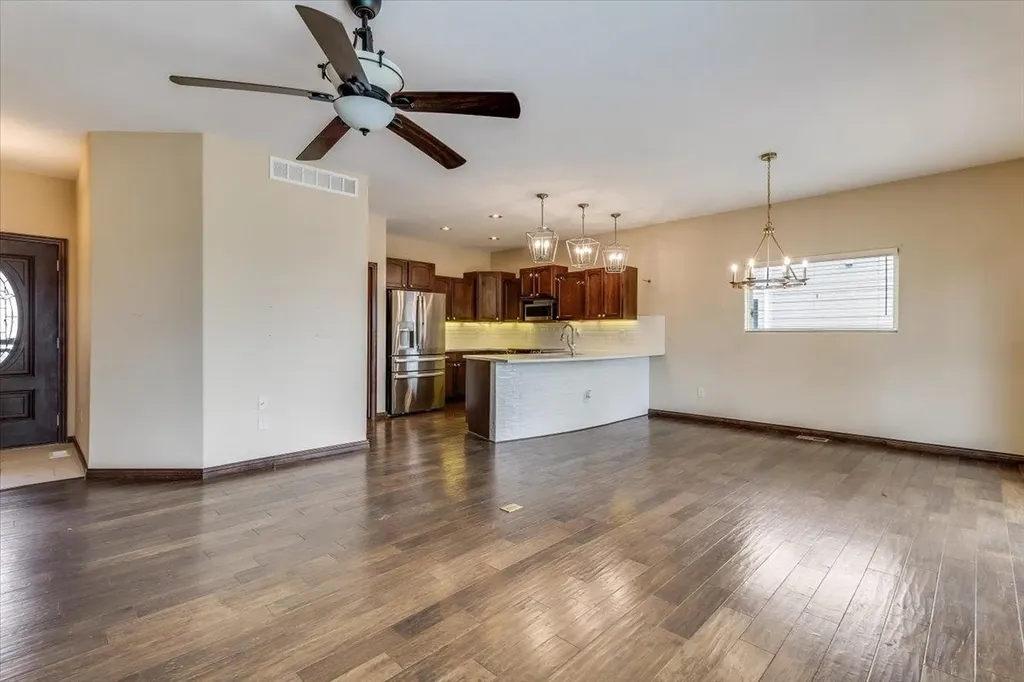 2726 N Woodridge Wichita KS 67226