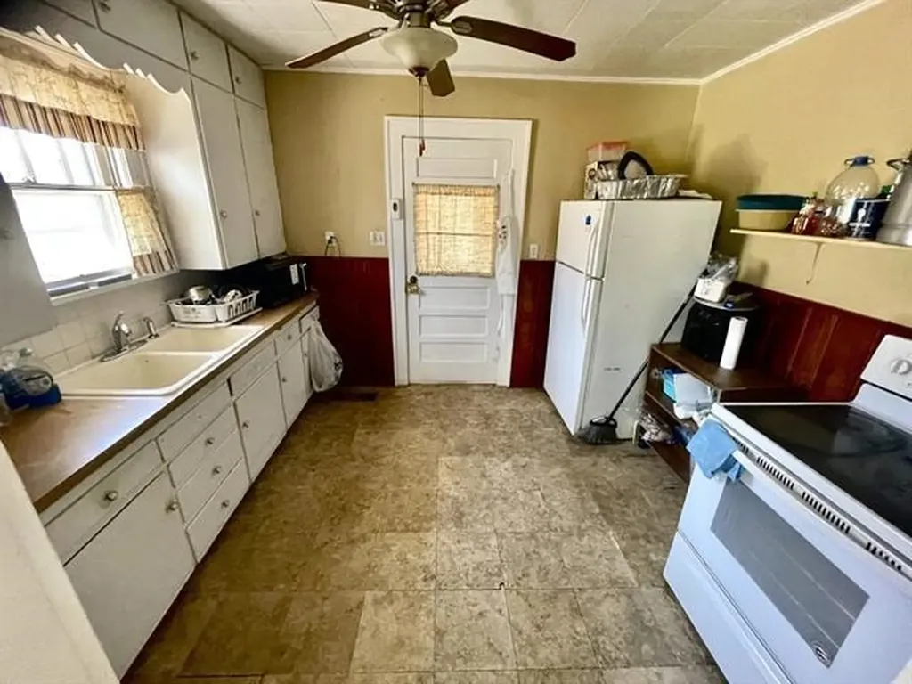 1035 N A Street Arkansas City KS 67005