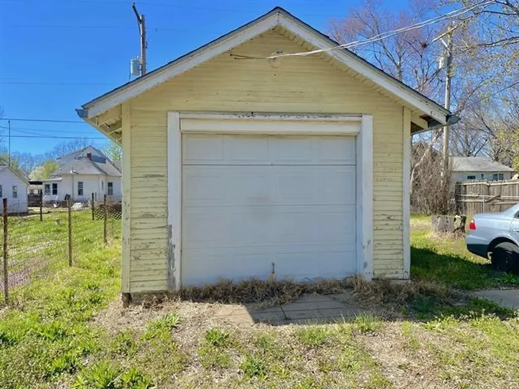 1035 N A Street Arkansas City KS 67005