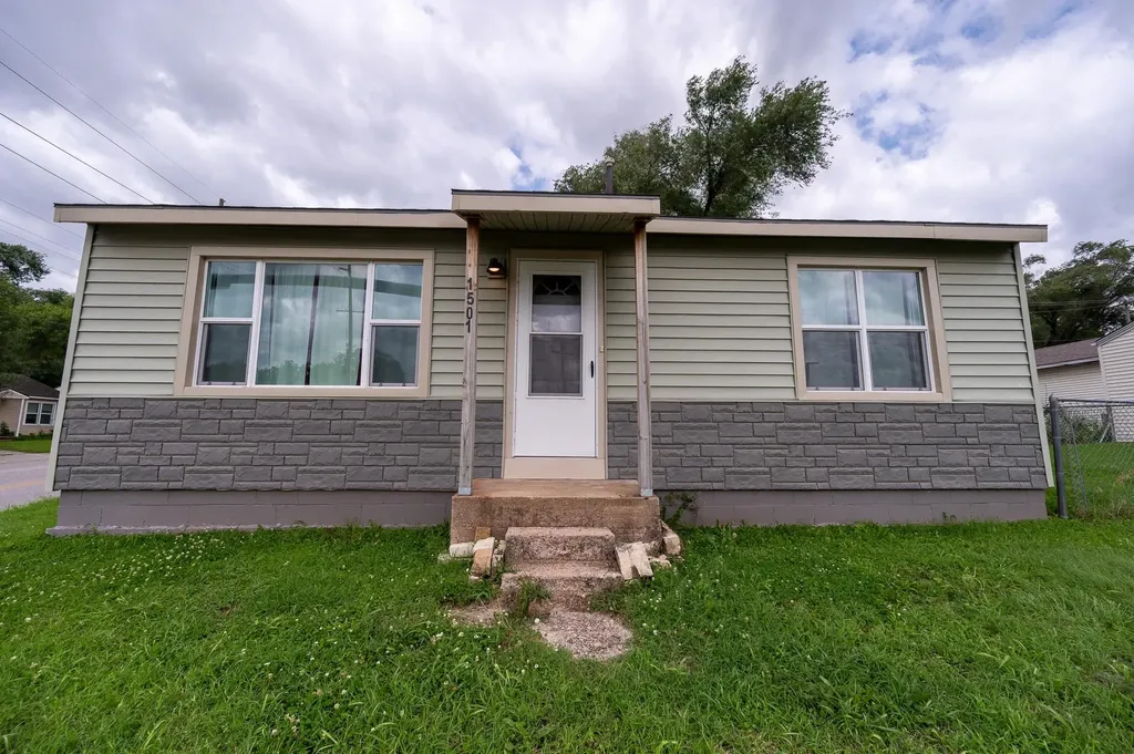 1501-1501 1/2 N Ohio Street Augusta KS 67010