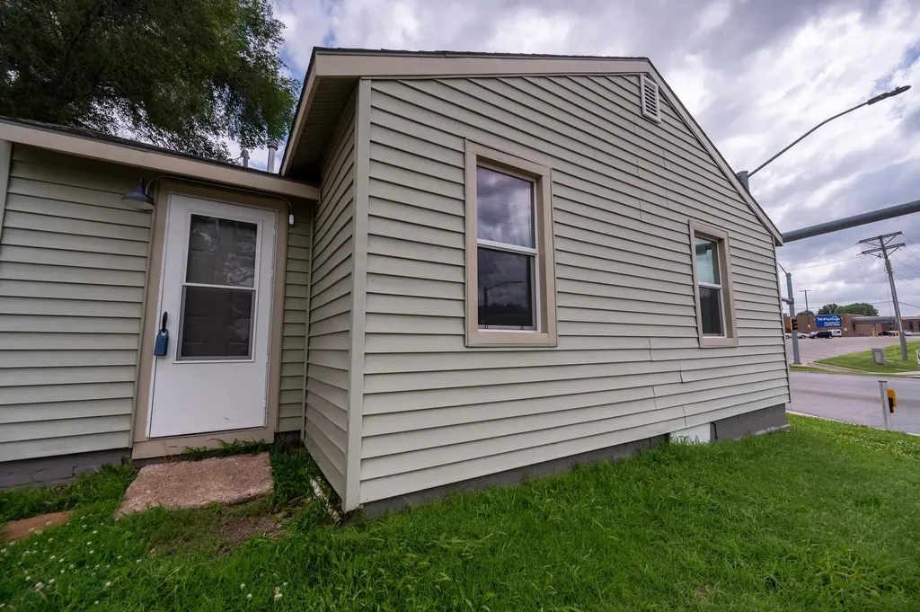 1501-1501 1/2 N Ohio Street Augusta KS 67010