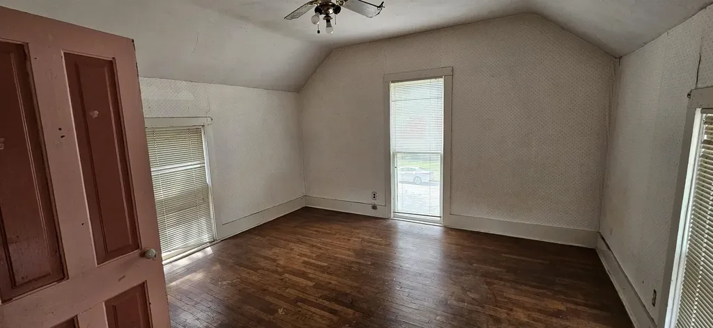 702 E 12th Avenue Winfield KS 67156