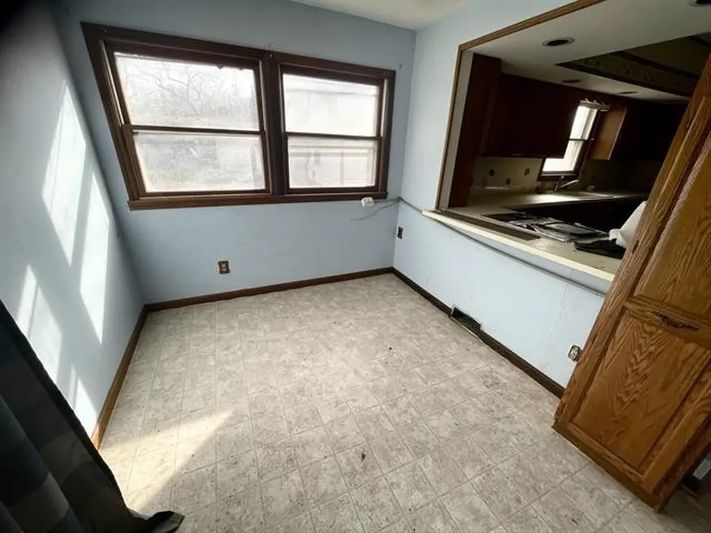 702 E 12th Avenue Winfield KS 67156