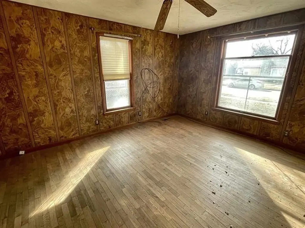 702 E 12th Avenue Winfield KS 67156