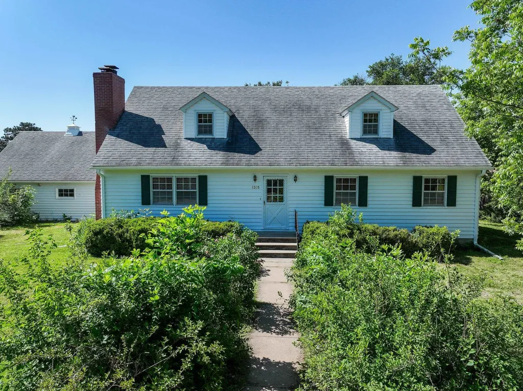 1305 W Park Avenue El Dorado KS 67042