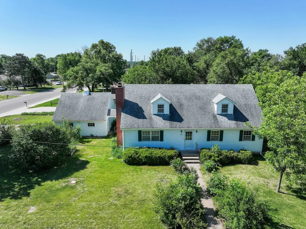 1305 W Park Avenue El Dorado KS 67042