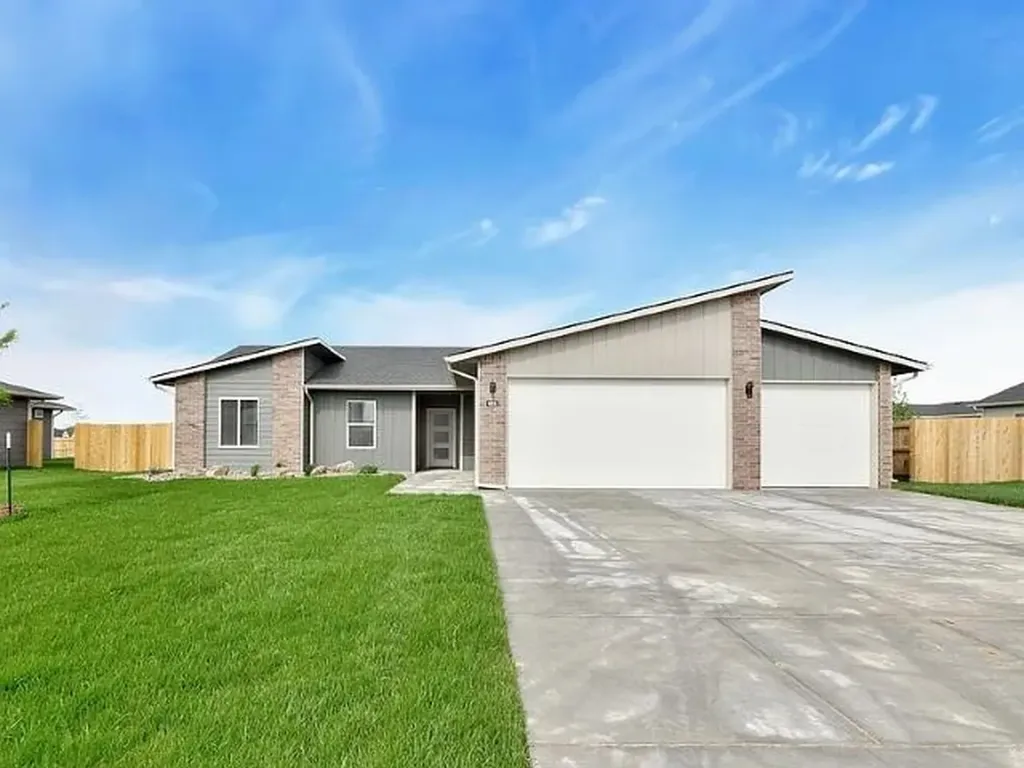 691 W Long Path Court Goddard KS 67052