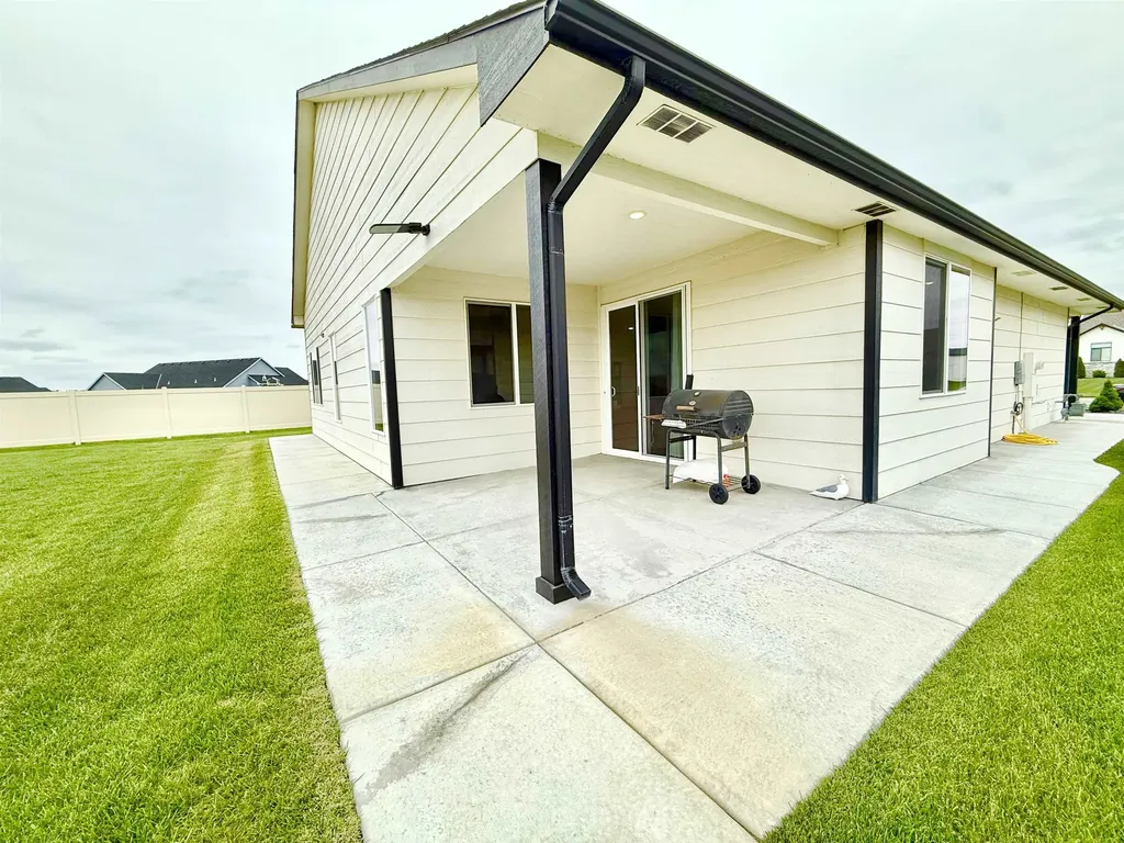 2540 S Spring Hollow Street Wichita KS 67230