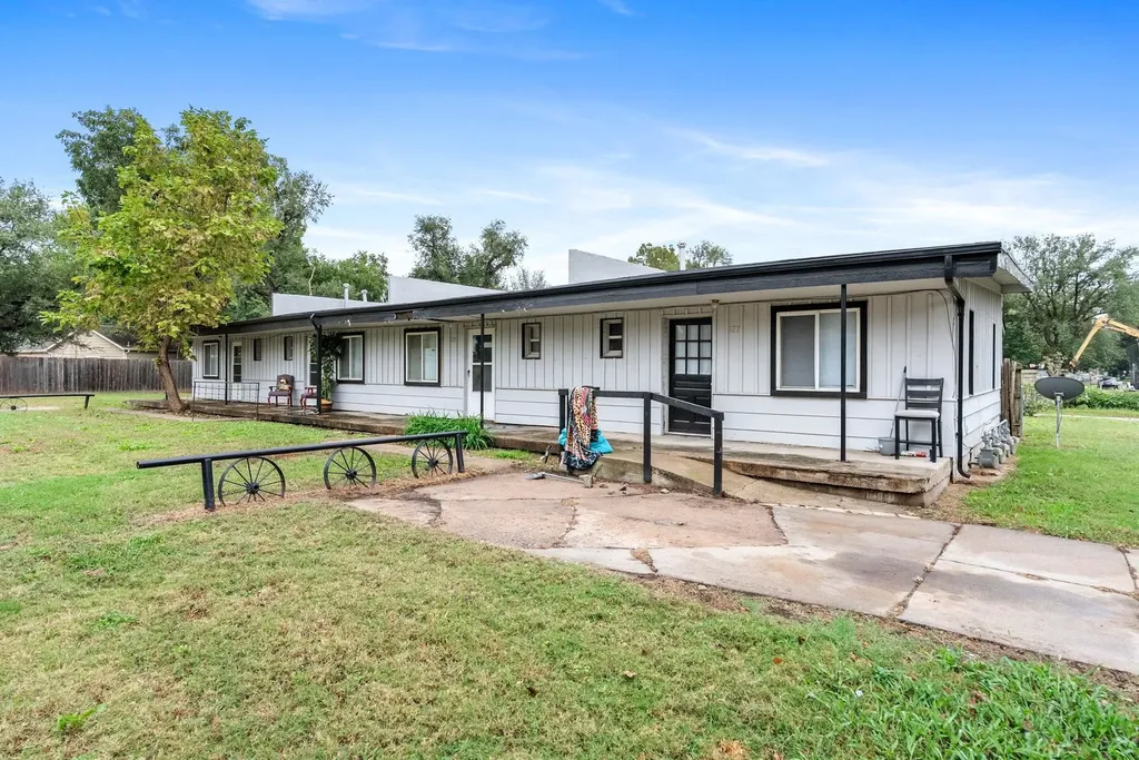 121-127 W 31st Street N Wichita KS 67204