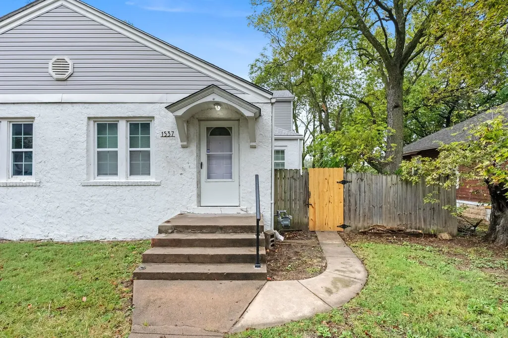 1535-1537 N Holyoke Avenue Wichita KS 67208