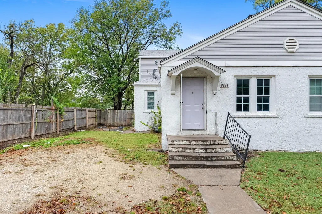 1535-1537 N Holyoke Avenue Wichita KS 67208
