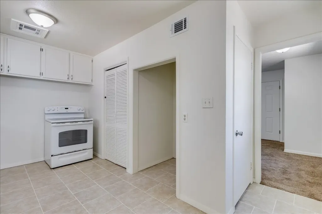 930 N Westview Derby KS 67037