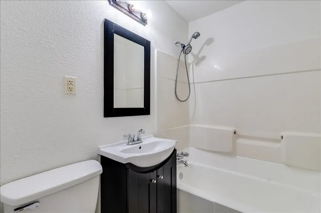 930 N Westview Derby KS 67037