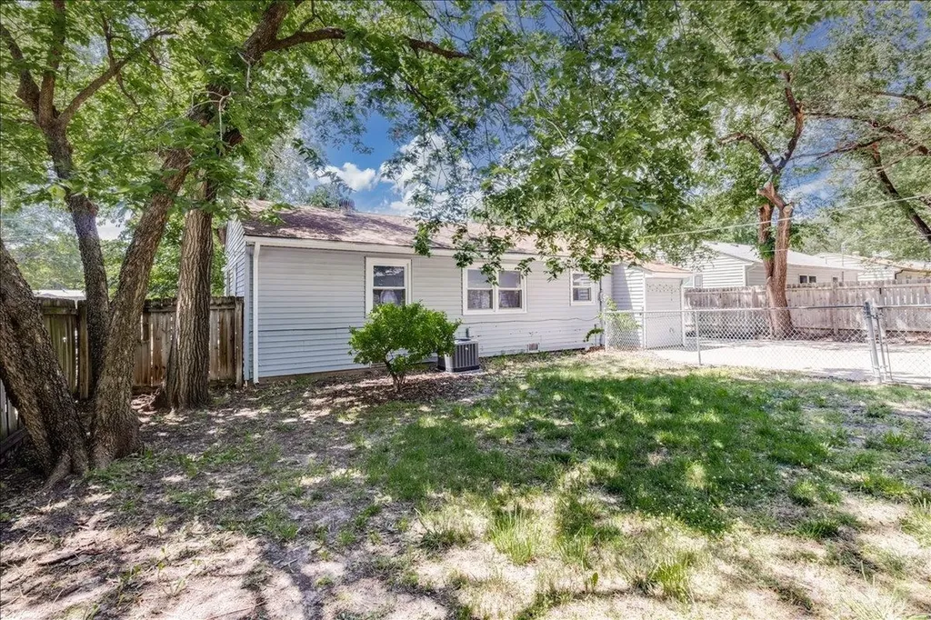 930 N Westview Derby KS 67037